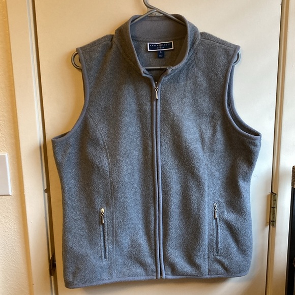 🔥Host Pick Karen Scott Petite Large, Heather Grey Vest, Zippered Pockets. - Picture 8 of 14
